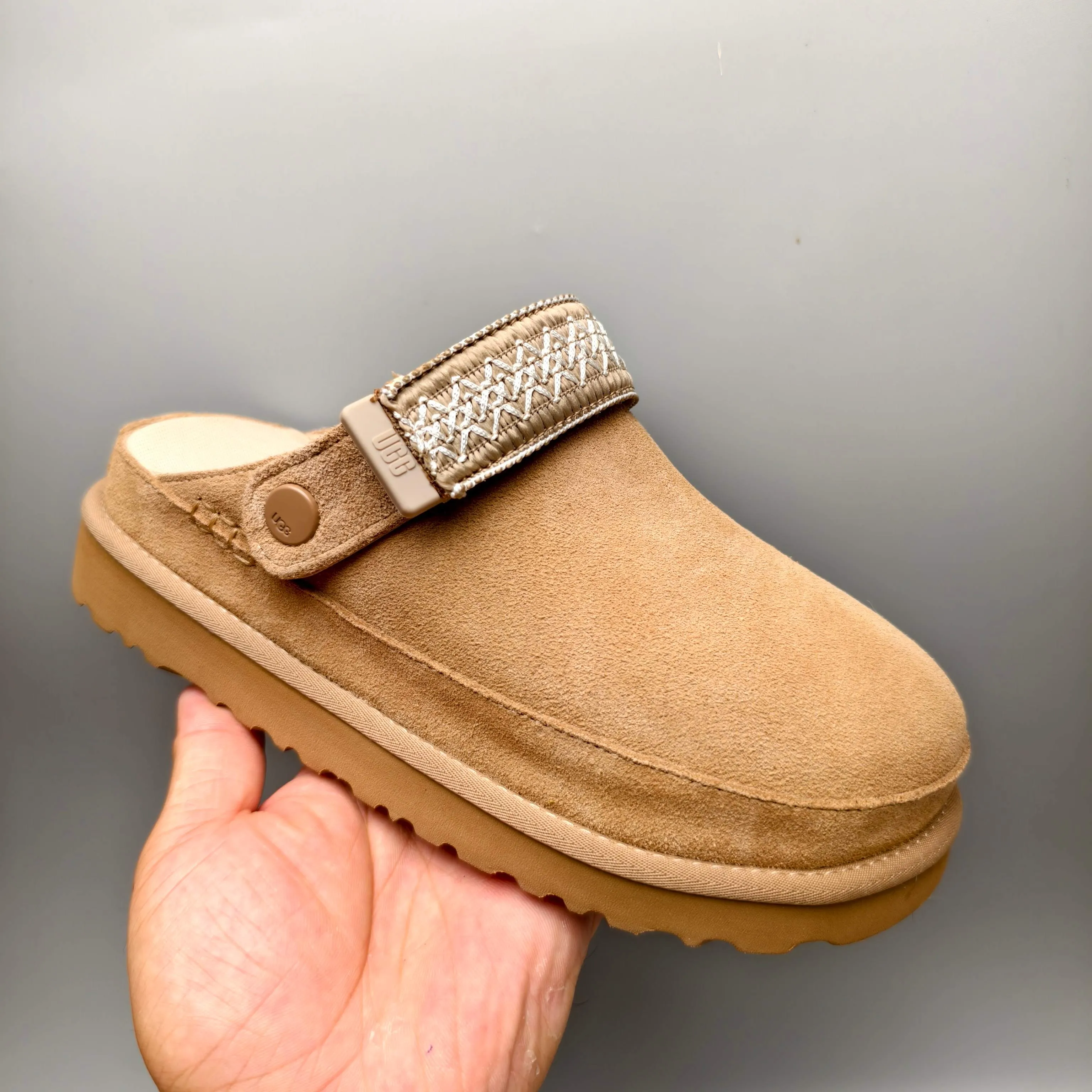 💰440 UGG sheepskin all-in-one snow boots 7710 new fall slip-on sandals Color: Sand Size: 35-41